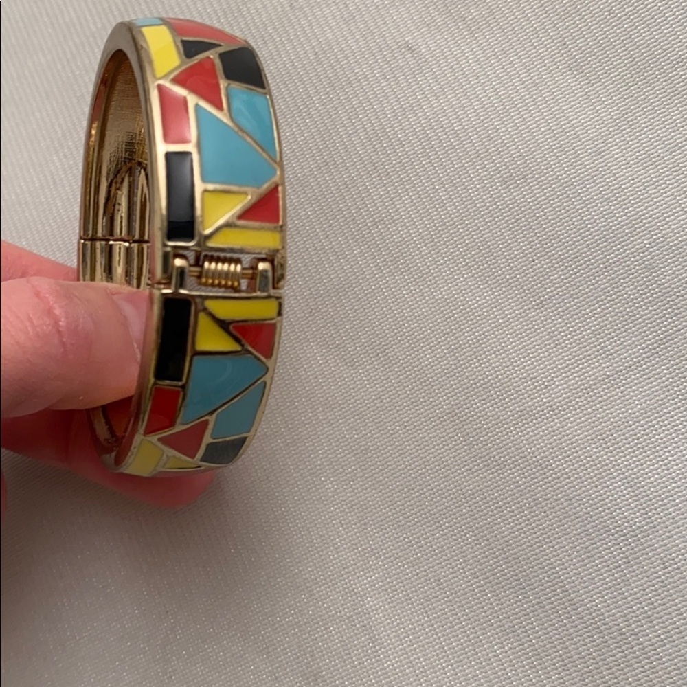 BCBGeneration multicolor geometric enamel logo bracelet - Picture 6 of 6